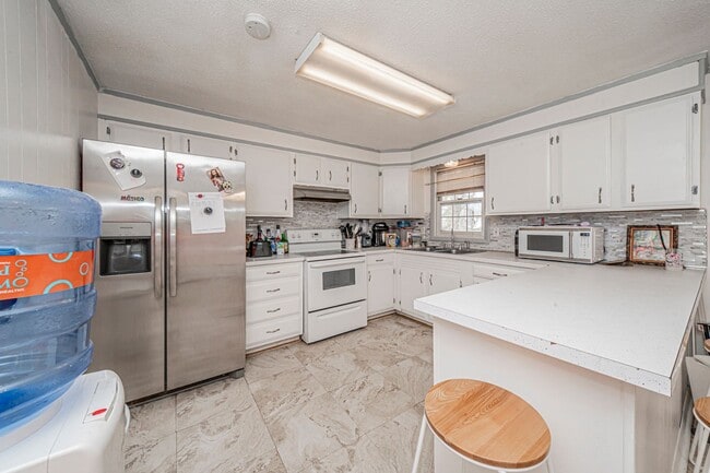 Building Photo - Please View the 3D Virtual Walk Through Before Scheduling A Showing