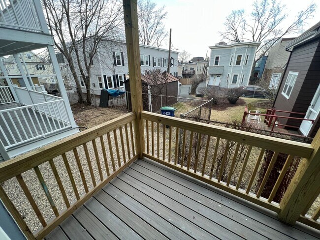 Building Photo - Huge updated 4 bed unit near Union Sq in S...