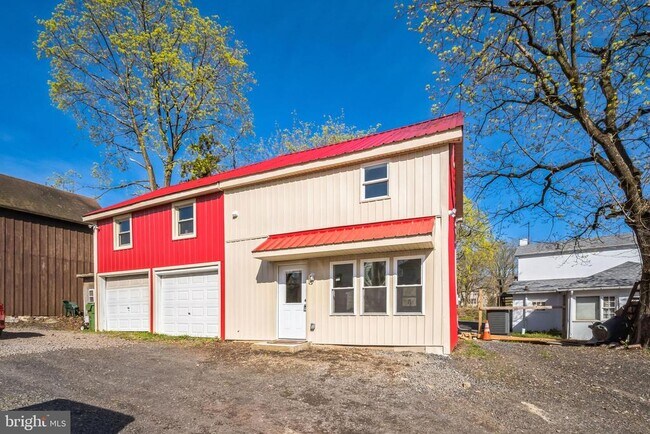 Building Photo - 27 E Butler Ave