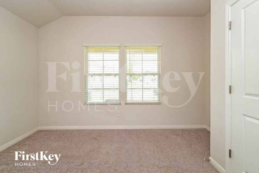 Building Photo - 17644 Cedar Crst Dr