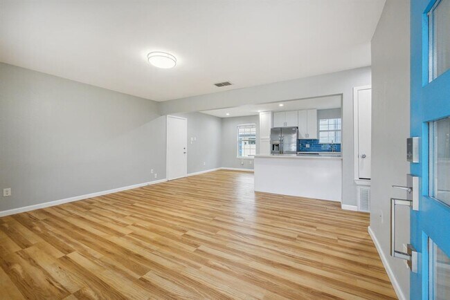 Building Photo - 1111 Lawson Ln