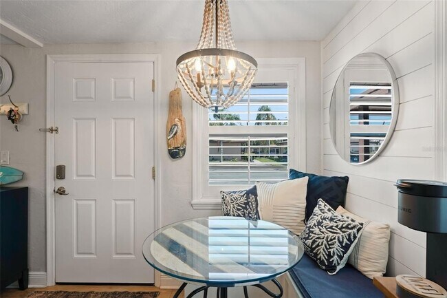 Building Photo - 1980 Tahitian Pl