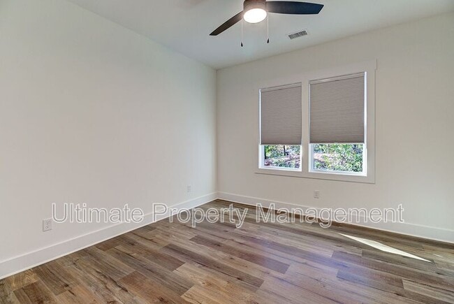 Building Photo - 213 Myrtle Ave