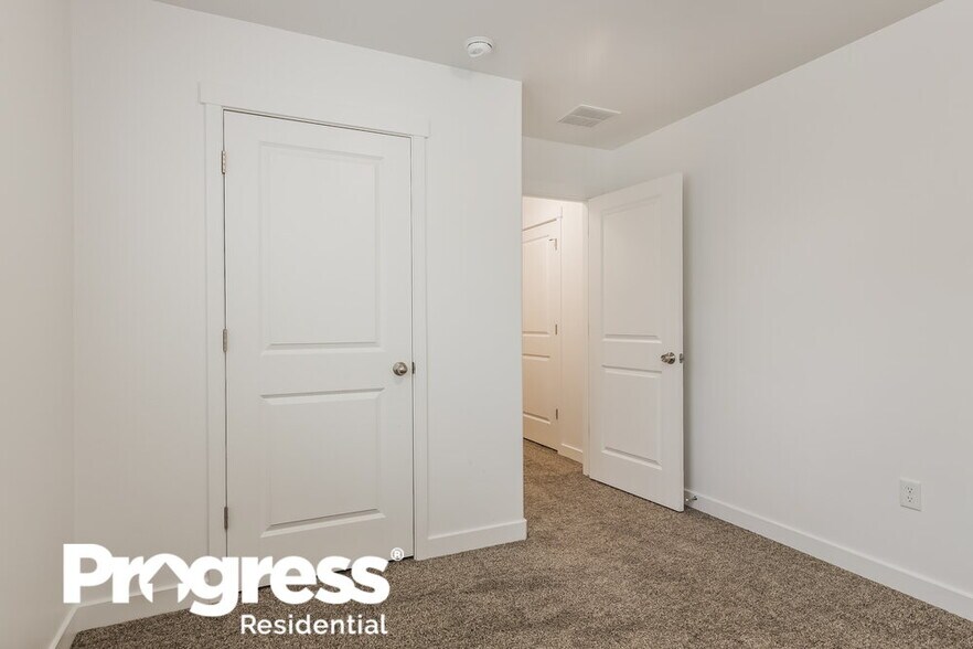 Building Photo - 7907 S Gaea Ct
