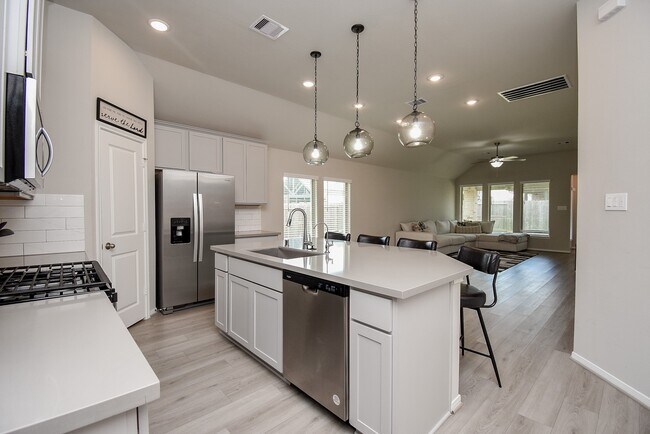 Building Photo - 17007 Shine Bright Ct
