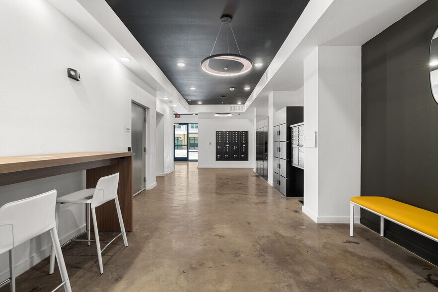 Building Photo - 4801 Springdale Rd