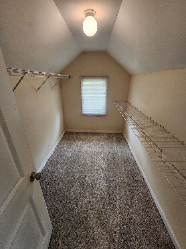 Building Photo - 135 Artisan Pl