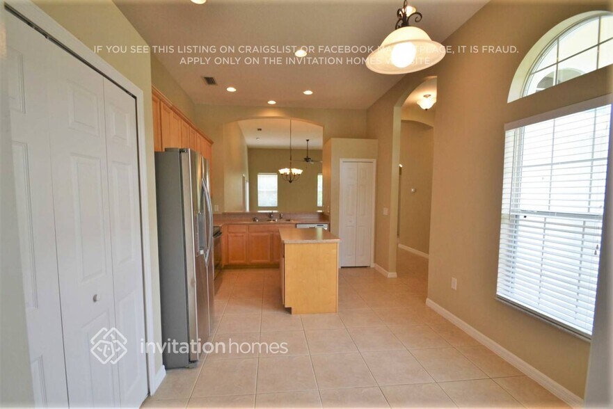 Building Photo - 562 Coral Trace Blvd