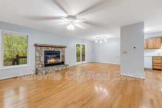 Building Photo - 103 Parkway Vista Dr