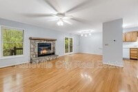 Building Photo - 103 Parkway Vista Dr