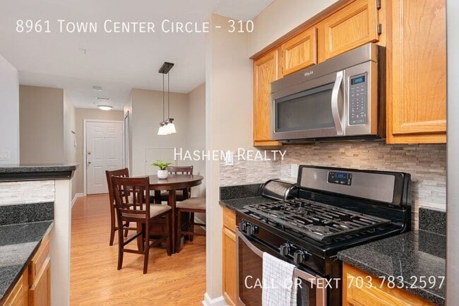 Building Photo - 8961 Town Center Cir