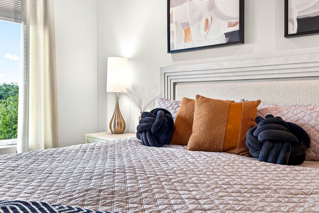 Building Photo - 620 Petit Wy