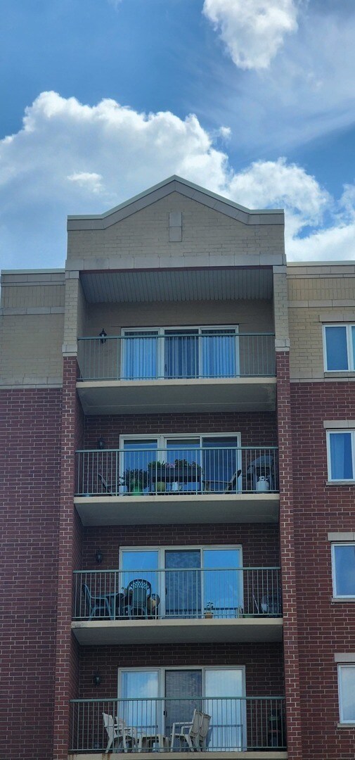 Building Photo - 7400 Lincoln Ave