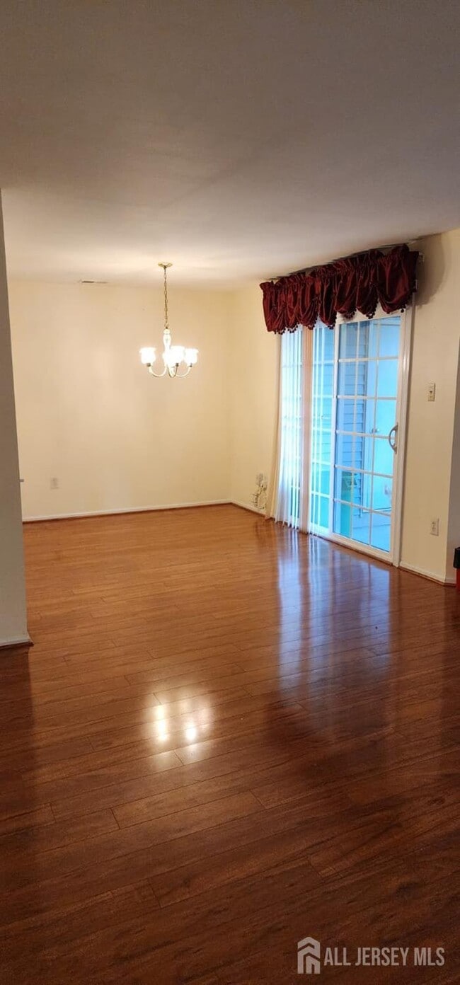 Building Photo - 161 Andover Pl