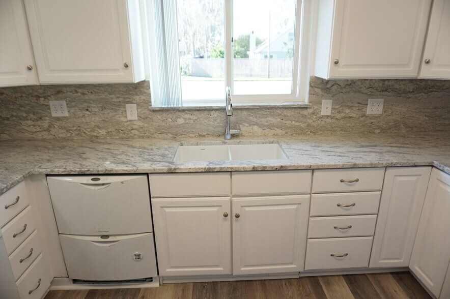 Building Photo - 18243 Superior St