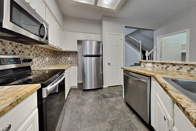 Building Photo - 20814 Greenfield Trail