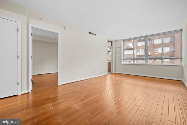 Building Photo - 350 G St SW