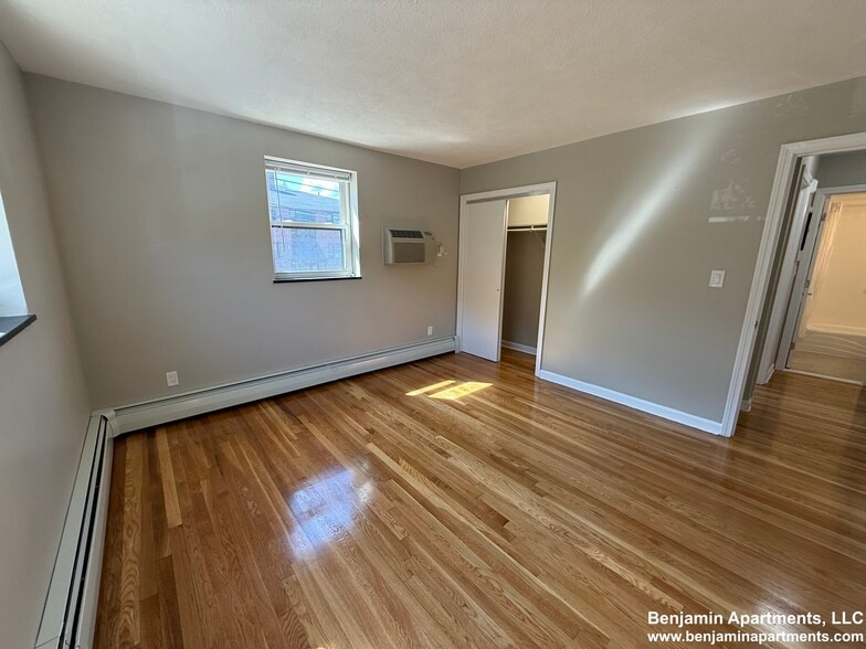 Building Photo - 268 Grove St