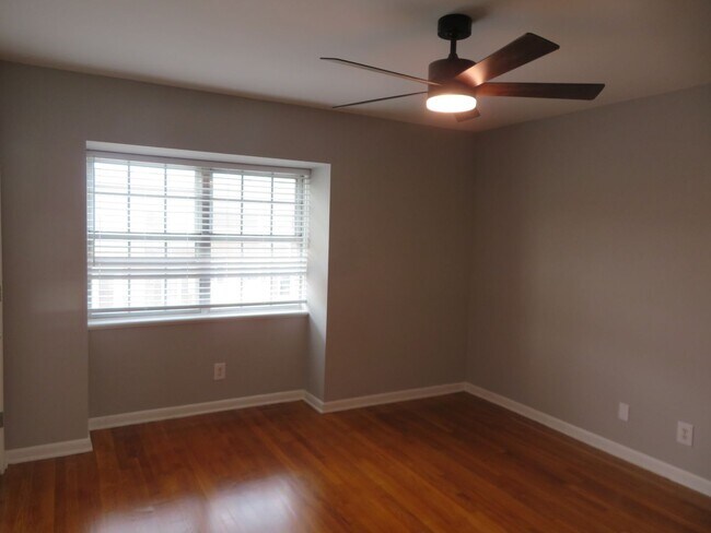 Building Photo - Woodmere Pointe Condominium-Petersburg