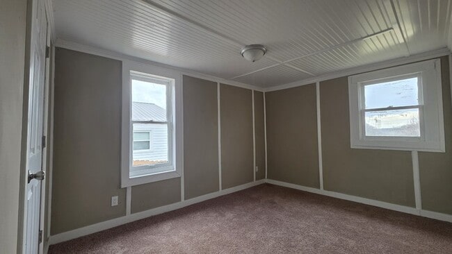 Building Photo - Totally Renovated House Now For Lease