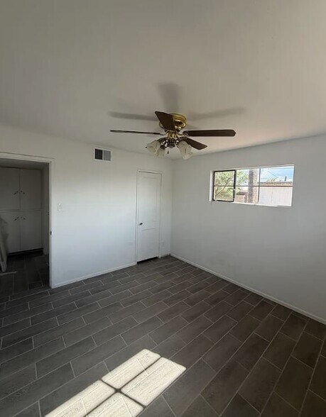 Building Photo - 909 W Milton St