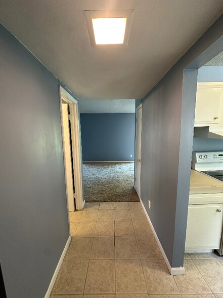 Building Photo - 2117 Quail Creek Dr