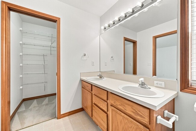 Building Photo - 3203 NE 171st Ave