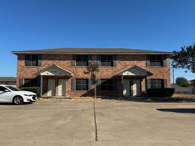 Building Photo - 205 Lydia Dr