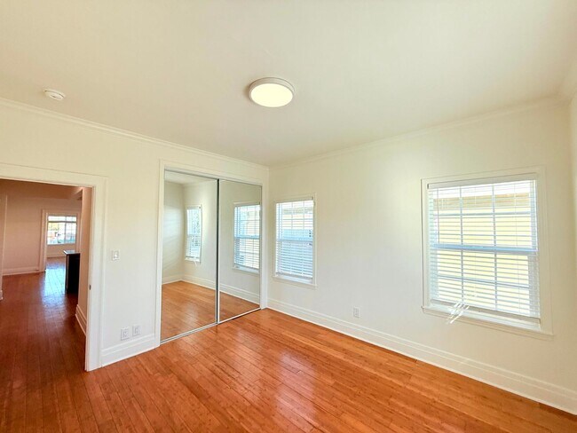 Building Photo - 1536 4th Ave