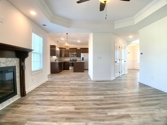 Building Photo - 987 E Creek Coyote Trl