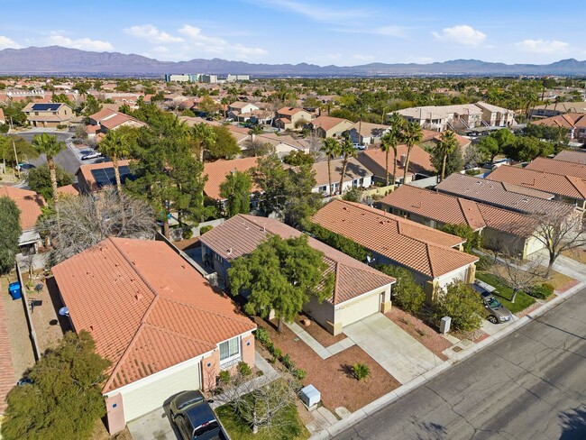 Building Photo - SUMMERLIN NORTH!!! SINGLE STORY!!! LARGE YARD!!! RECENTLY RENOVATED!!! NEW CARPET!!! NEAR DOWNTOW...