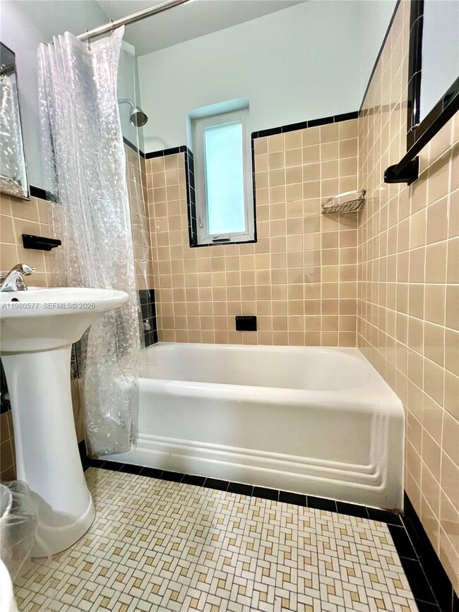 Building Photo - 260 Euclid Ave