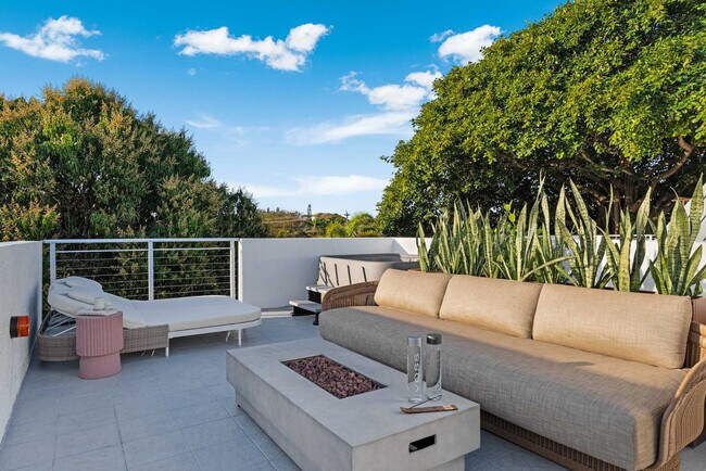 Building Photo - 1884 SW 17th St