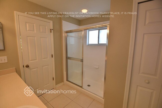 Building Photo - 4635 Sanibel Way