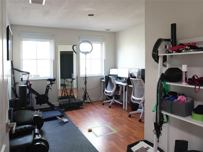 Building Photo - 130 Jacaranda Country Club Dr