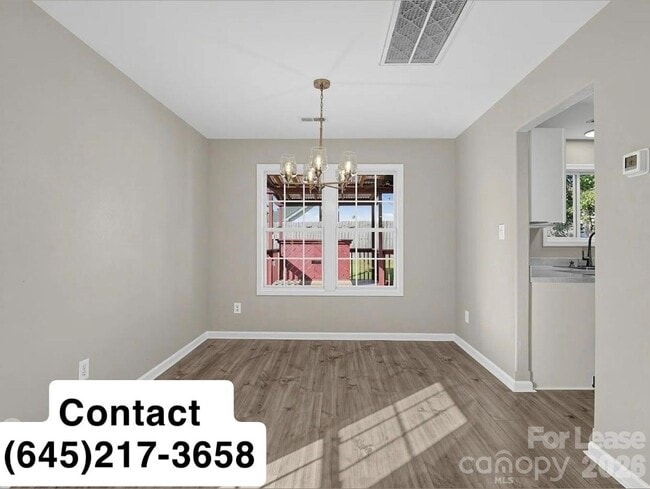 Building Photo - 3003 Hawick Commons Dr