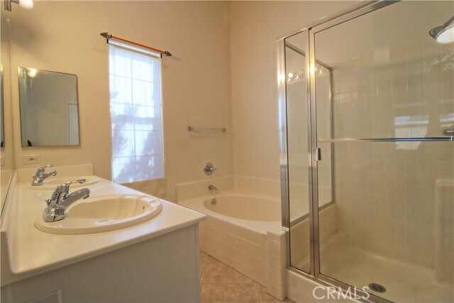 Building Photo - 28422 Belleterre Ave