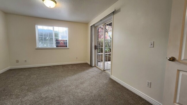 Building Photo - 1268 W 1480 N St