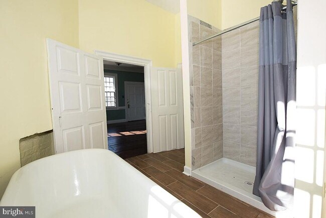 Building Photo - 9400 Justice Ln