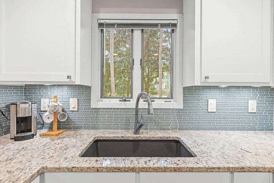 Building Photo - 2780 Hidden Oak Dr
