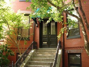 Building Photo - 328 Washington St