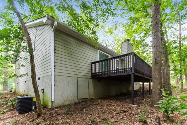 Building Photo - 520 Gregory Manor Dr SW