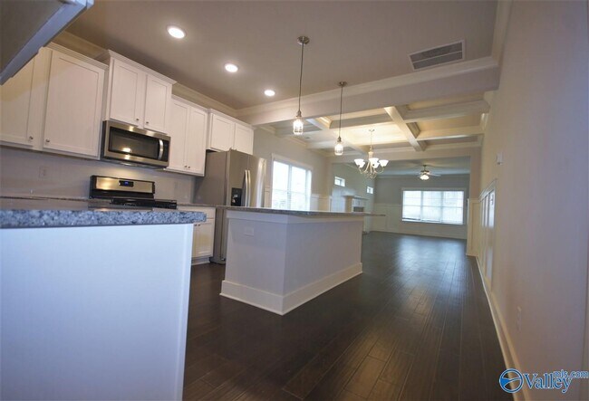 Building Photo - 12 Silky Oak Cir SW