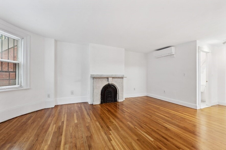 Building Photo - 85 E Brookline St