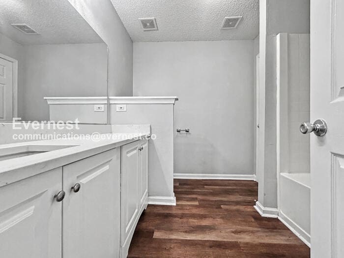 Building Photo - 4140 Ravenwood Ct