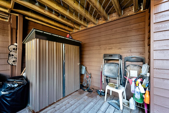 Building Photo - 411 Nottinghill Park