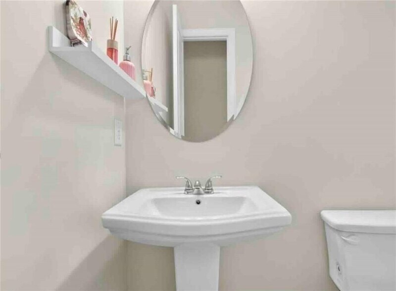 Building Photo - 2407 Tenor Ln