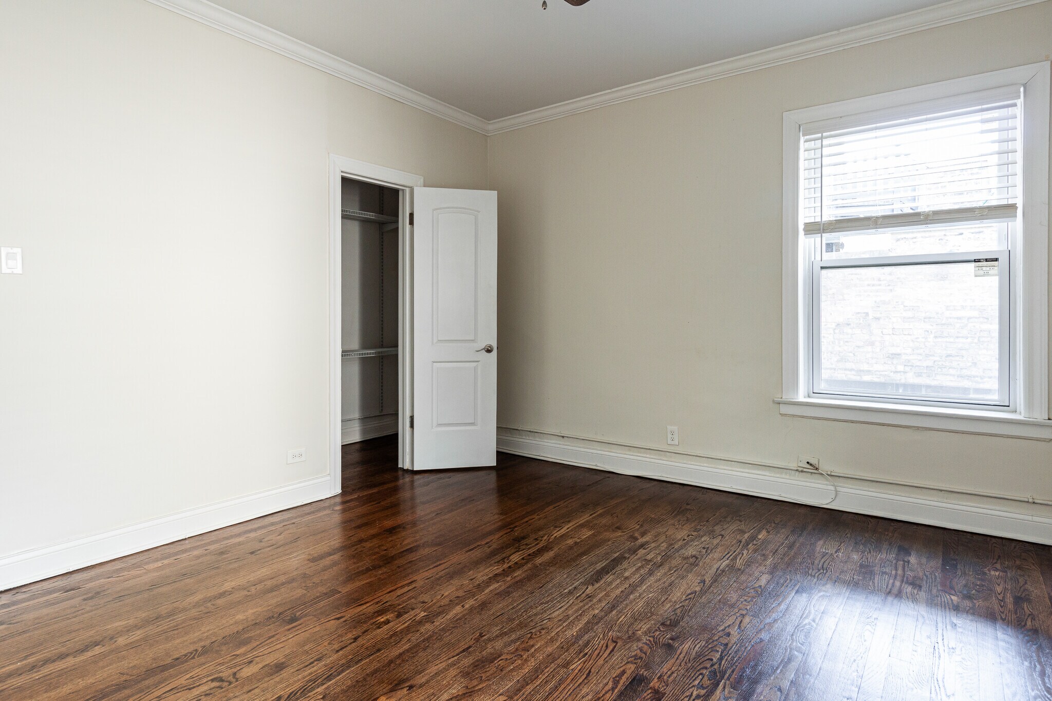 Building Photo - 1124 Maple Ave