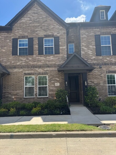 Building Photo - 4152 Kearsage Dr