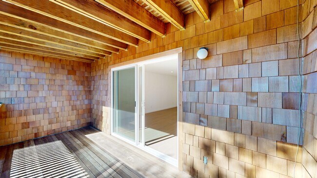 Building Photo - 50 Corte Real